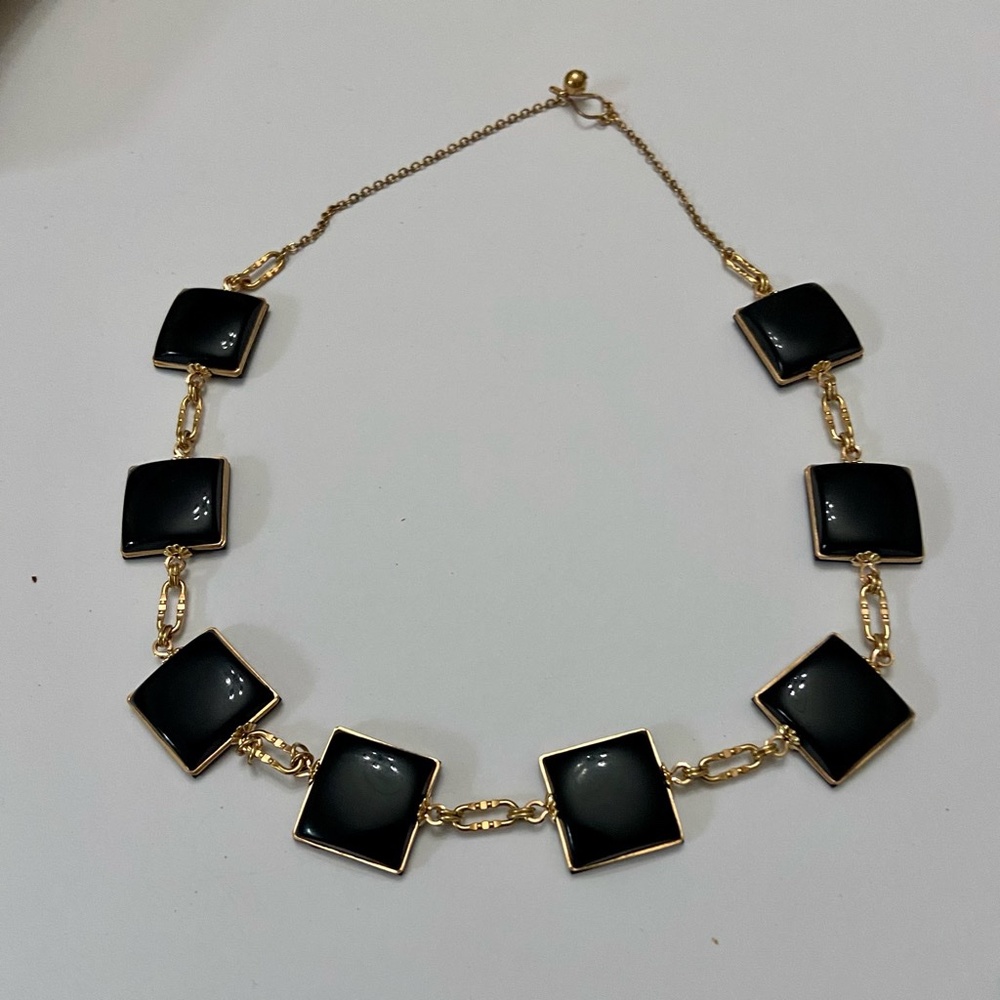 Vintage,  Gold and Black Thermoset Parure Set- Necklace, Bracelet and Earrings - Picture 4 of 15